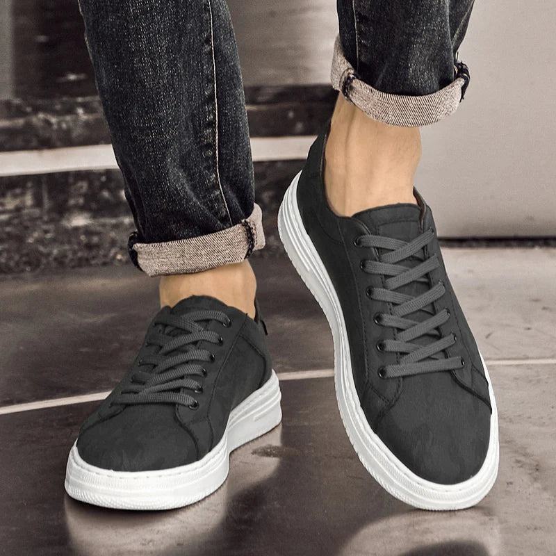 Versatile Men’s Sneakers